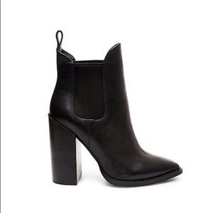 Steve Madden leather bootie